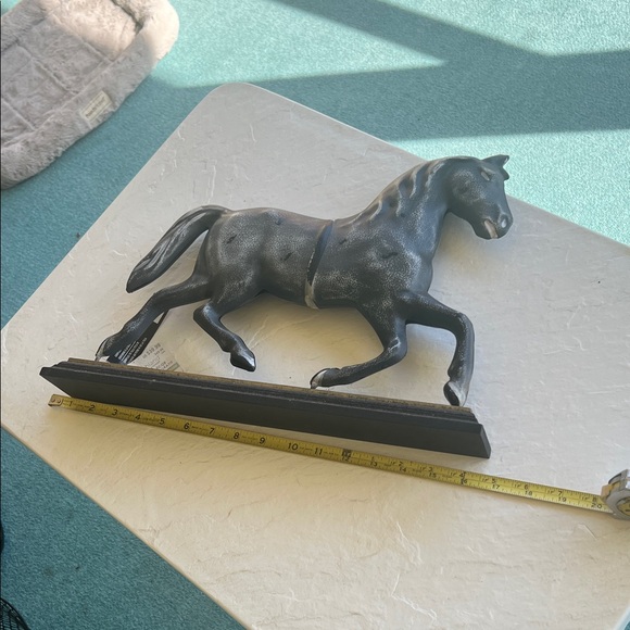 #1417+ Elegant Black Horse Sculpture - Picture 7 of 8